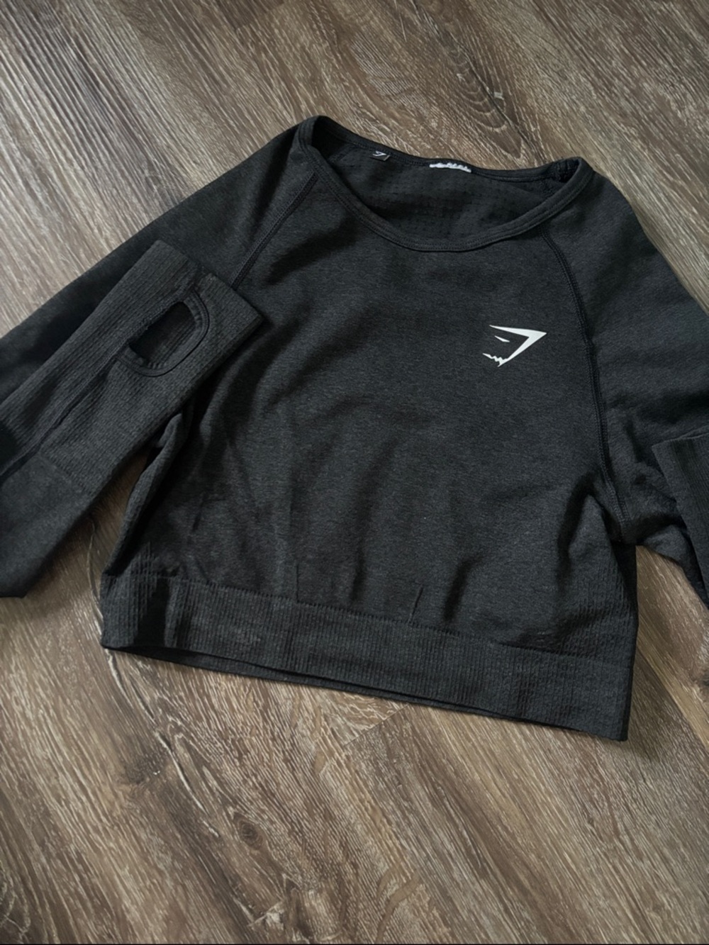 Gymshark Black Cropped long sleeve with Thumbhole Sleeves